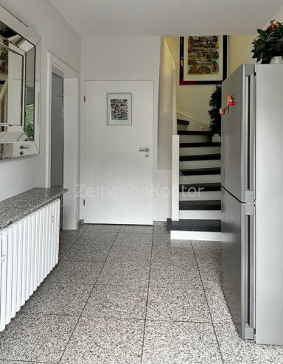 Urbanes Wohnen Nähe Düsseldorf – stilvolles, voll möbliertes Haus mit Garten, Terrasse und Garage,