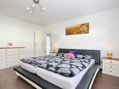 ZeitwohnKontor: Hochwertig modern möblierte 3 Raum-Wohnung mit aktivem WLAN und Balkon