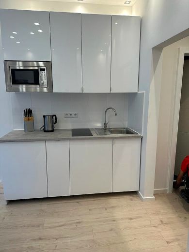 Fürstenwall: komplett saniertes 2-Zimmer-Apartment