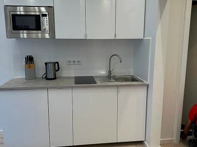 Fürstenwall: komplett saniertes 2-Zimmer-Apartment