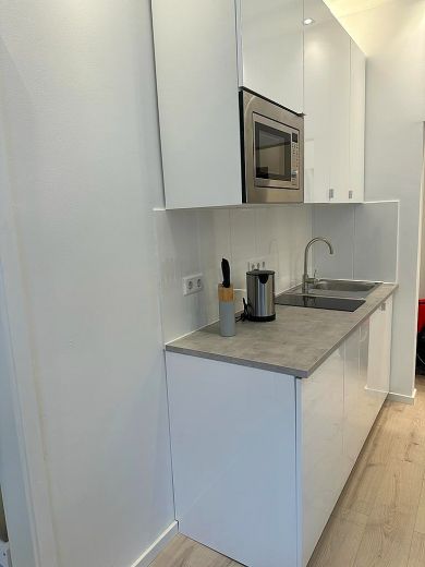 Fürstenwall: komplett saniertes 2-Zimmer-Apartment