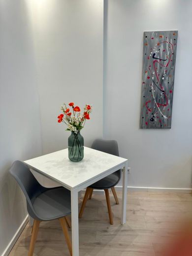 Fürstenwall: komplett saniertes 2-Zimmer-Apartment