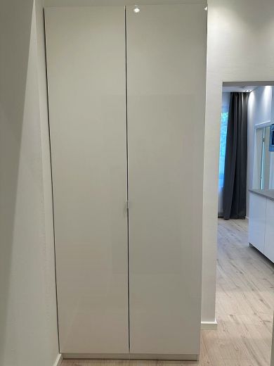 Fürstenwall: komplett saniertes 2-Zimmer-Apartment