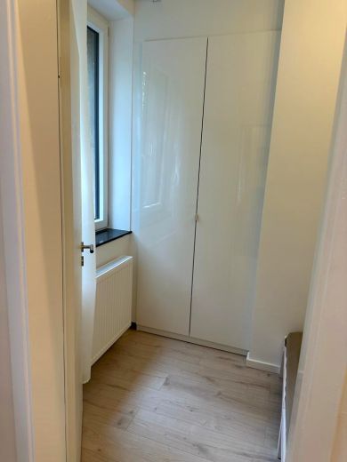 Fürstenwall: komplett saniertes 2-Zimmer-Apartment