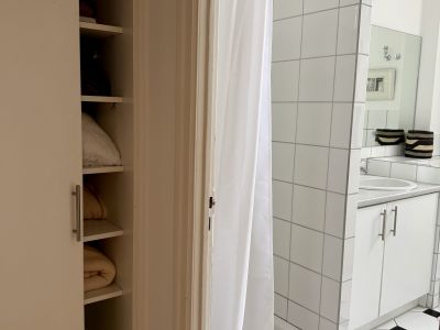 Kleine Wohnung mit Küche und Bad