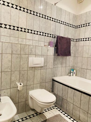 Schöne helle 5 Zimmer Altbauwohnung in Hamburg-Eppendorf