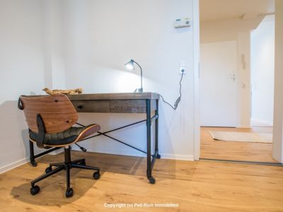 GEFRAGT: Renovierte & vollmöblierte 2-Zimmer Altbauwohnung mit Balkon