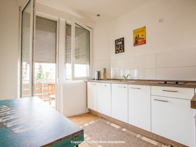 GEFRAGT: Renovierte & vollmöblierte 2-Zimmer Altbauwohnung mit Balkon