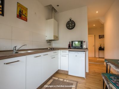 GEFRAGT: Renovierte & vollmöblierte 2-Zimmer Altbauwohnung mit Balkon