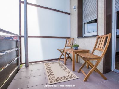 GEFRAGT: Renovierte & vollmöblierte 2-Zimmer Altbauwohnung mit Balkon