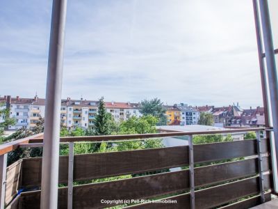 GEFRAGT: Renovierte & vollmöblierte 2-Zimmer Altbauwohnung mit Balkon