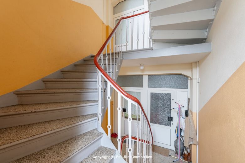 GEFRAGT: Renovierte & vollmöblierte 2-Zimmer Altbauwohnung mit Balkon