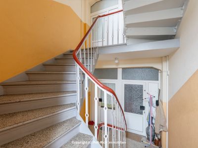 GEFRAGT: Renovierte & vollmöblierte 2-Zimmer Altbauwohnung mit Balkon
