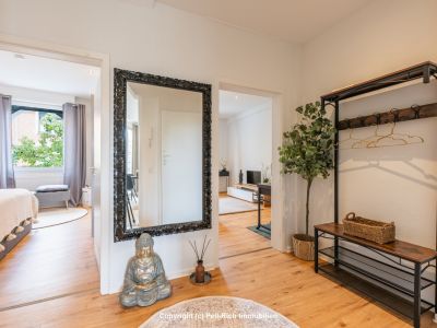 GEFRAGT: Renovierte & vollmöblierte 2-Zimmer Altbauwohnung mit Balkon