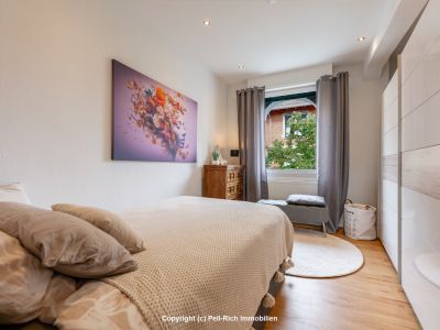 GEFRAGT: Renovierte & vollmöblierte 2-Zimmer Altbauwohnung mit Balkon