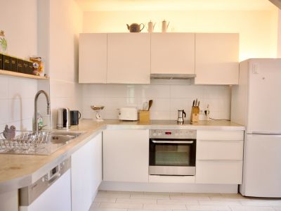 Helle & gemütliche 2-Zimmer-Dachgeschosswohnung in Altbauvilla (Striesen/Blasewitz) – möbliert