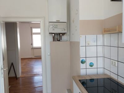 ruhiges möbliertes Zimmer auf Zeit in Stilaltbau