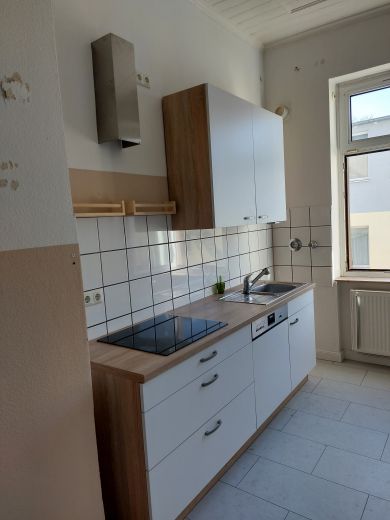 ruhiges möbliertes Zimmer auf Zeit in Stilaltbau