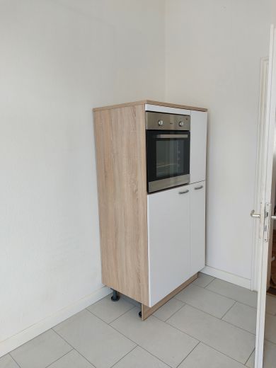 ruhiges möbliertes Zimmer auf Zeit in Stilaltbau