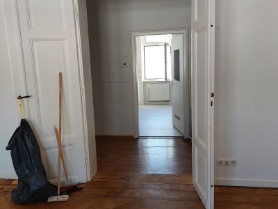 ruhige 2 Zimmer auf Zeit in Stil-Altbau