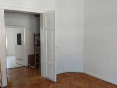 ruhige 2 Zimmer auf Zeit in Stil-Altbau