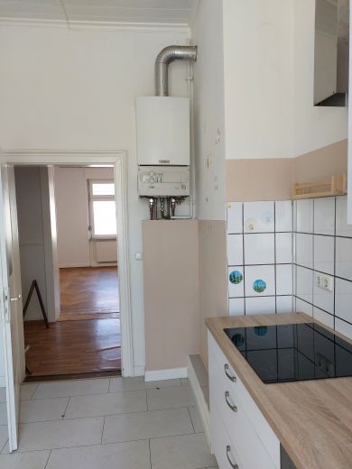 ruhige 2 Zimmer auf Zeit in Stil-Altbau