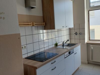 ruhige 2 Zimmer auf Zeit in Stil-Altbau