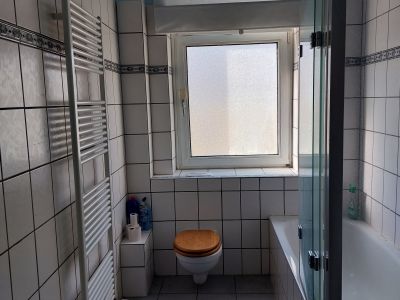 ruhige 2 Zimmer auf Zeit in Stil-Altbau