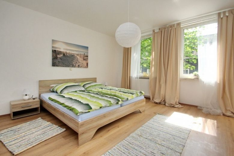 ZeitwohnKontor: Schicke Wohnung Nähe (2 min) S-Bahn, Internet