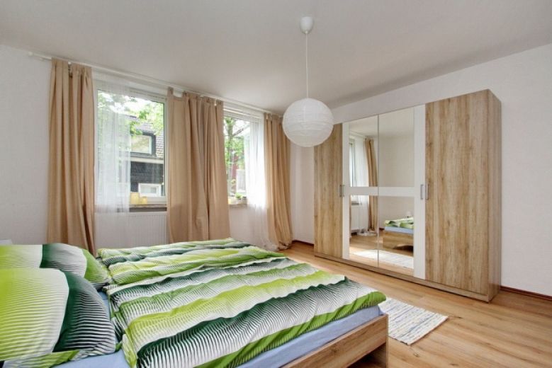 ZeitwohnKontor: Schicke Wohnung Nähe (2 min) S-Bahn, Internet