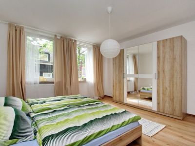 ZeitwohnKontor: Schicke Wohnung Nähe (2 min) S-Bahn, Internet