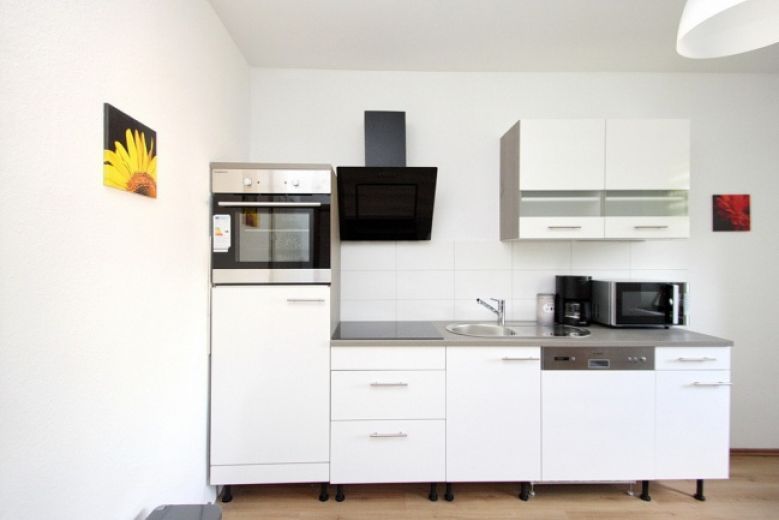 ZeitwohnKontor: Schicke Wohnung Nähe (2 min) S-Bahn, Internet