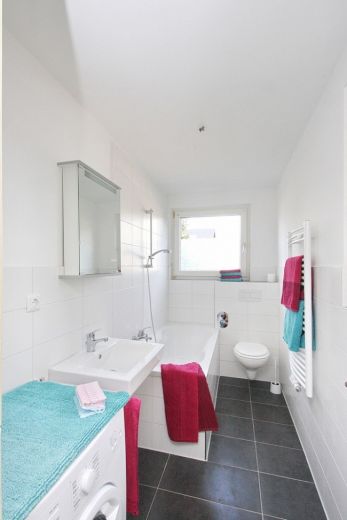 ZeitwohnKontor: Schicke Wohnung N&auml;he (2 min) S-Bahn, Internet