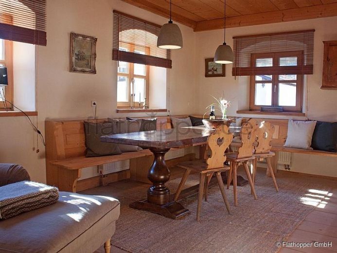 Hochwertige 4-Zimmer-Wohnung im denkmalgeschützem Haus in Grassau bei Chiemsee