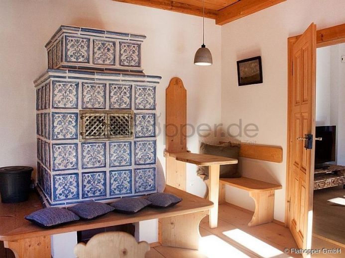 Hochwertige 4-Zimmer-Wohnung im denkmalgesch&uuml;tzem Haus in Grassau bei Chiemsee