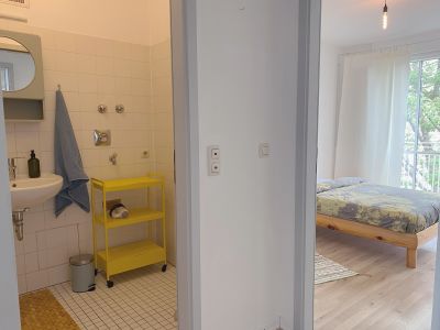 1 Zimmer in möblierter 3-Zimmer-Wohnung  mit großem Südbalkon in München Neuperlach