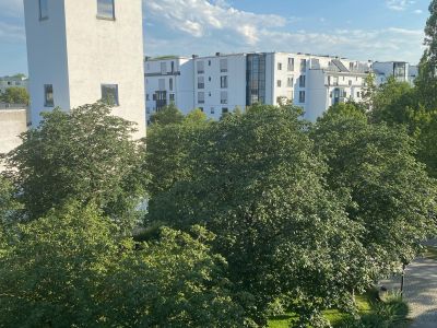 1 Zimmer in möblierter 3-Zimmer-Wohnung  mit großem Südbalkon in München Neuperlach