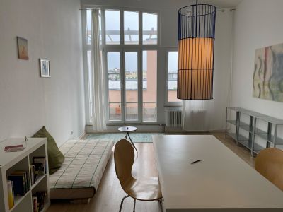 1 Zimmer in möblierter 3-Zimmer-Wohnung  mit großem Südbalkon in München Neuperlach