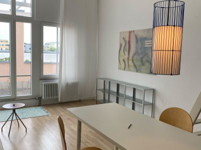 1 Zimmer in möblierter 3-Zimmer-Wohnung  mit großem Südbalkon in München Neuperlach