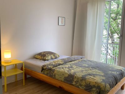 1 Zimmer in möblierter 3-Zimmer-Wohnung  mit großem Südbalkon in München Neuperlach