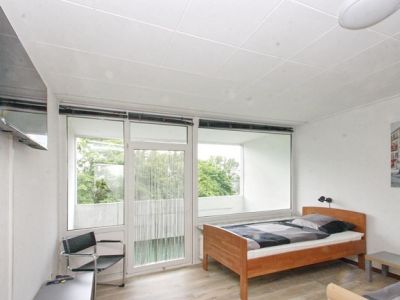 Whg mit zwei Schlafzimmern  für bis zu 4 Pers., ideal für Monteure, 2 Balkone, Nähe Moers, Internet!