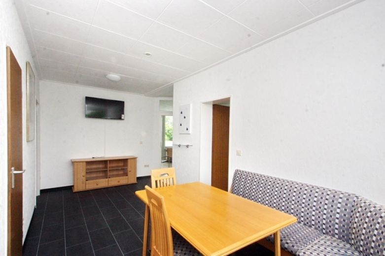 Whg mit zwei Schlafzimmern  für bis zu 4 Pers., ideal für Monteure, 2 Balkone, Nähe Moers, Internet!