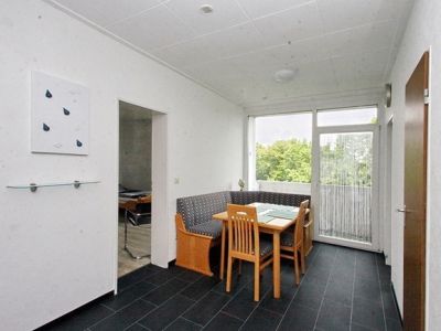 Whg mit zwei Schlafzimmern  für bis zu 4 Pers., ideal für Monteure, 2 Balkone, Nähe Moers, Internet!