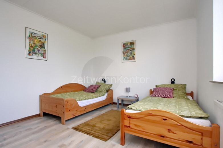 Whg mit zwei Schlafzimmern  für bis zu 4 Pers., ideal für Monteure, 2 Balkone, Nähe Moers, Internet!