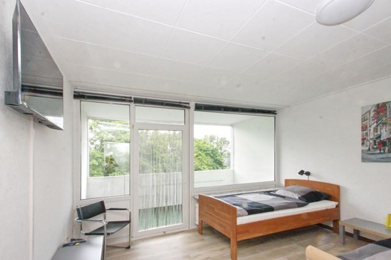 Whg mit zwei Schlafzimmern  für bis zu 4 Pers., ideal für Monteure, 2 Balkone, Nähe Moers, Internet!