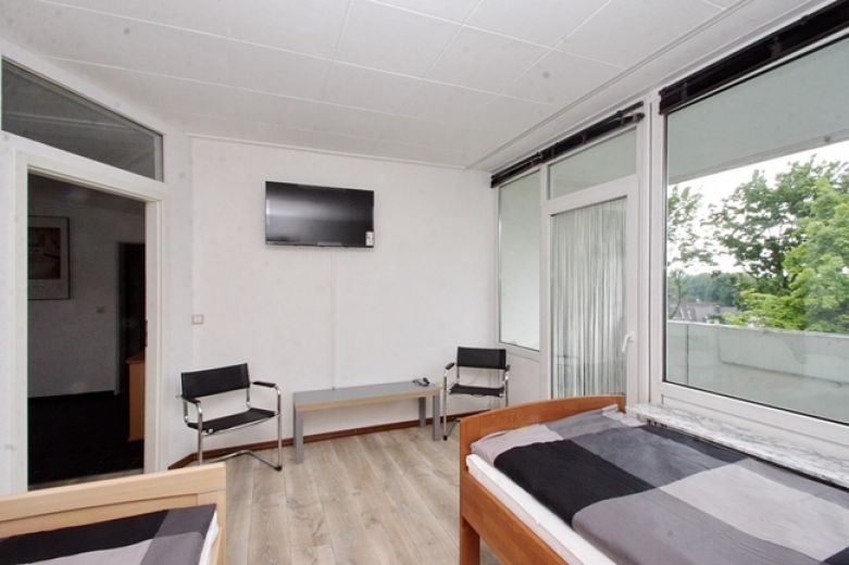 Whg mit zwei Schlafzimmern  für bis zu 4 Pers., ideal für Monteure, 2 Balkone, Nähe Moers, Internet!