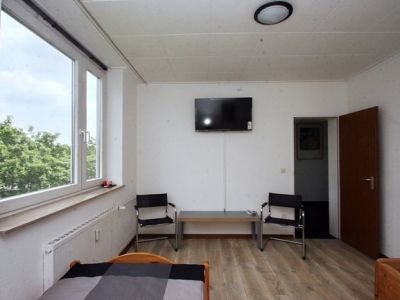 Whg mit zwei Schlafzimmern  für bis zu 4 Pers., ideal für Monteure, 2 Balkone, Nähe Moers, Internet!