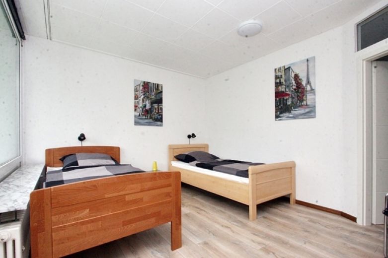 Whg mit zwei Schlafzimmern  für bis zu 4 Pers., ideal für Monteure, 2 Balkone, Nähe Moers, Internet!