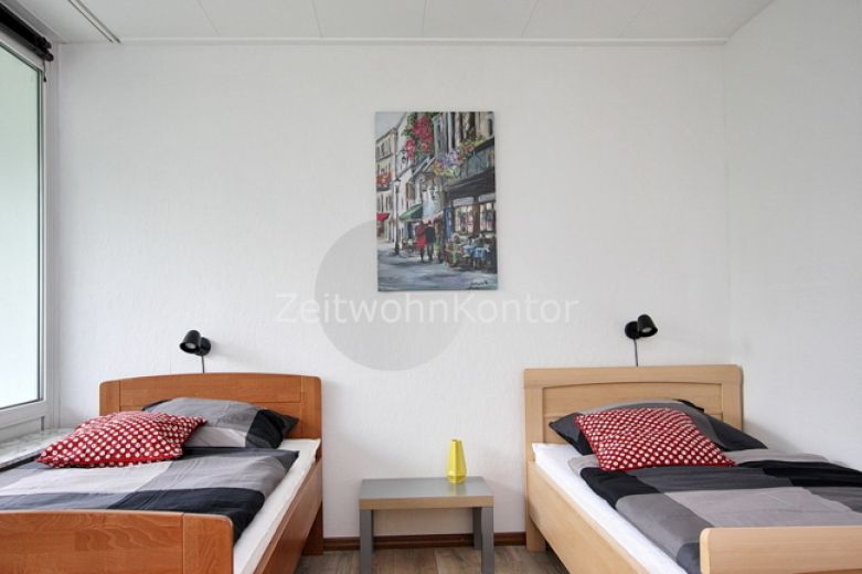 Whg mit zwei Schlafzimmern  für bis zu 4 Pers., ideal für Monteure, 2 Balkone, Nähe Moers, Internet!