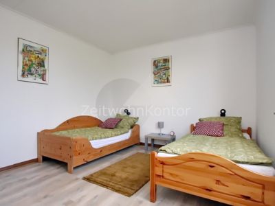 Whg mit zwei Schlafzimmern  für bis zu 4 Pers., ideal für Monteure, 2 Balkone, Nähe Moers, Internet!
